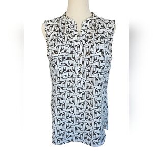 Jones New York sleevless top with Giraffes